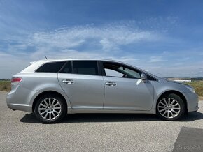 Toyota Avensis Combi 2.0l D-4D Business+ - 3