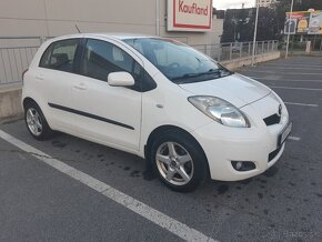 Toyota Yaris 1,0 benzin r. 2010 - 3