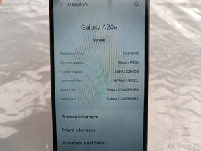 Mobilní telefon Samsung Galaxy A20e / 3GB RAM / 32GB - 3