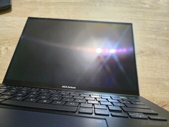 Dotykovy Asus Zenbook 14 OLED so 16 gb ram i7 procesorom a 5 - 3