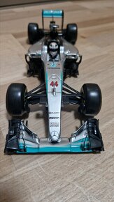 
BBurago 1:18 Race F1 Mercedes AMG Petronas W07 hybrid 2016 - 3