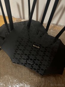 Router Tenda - 3