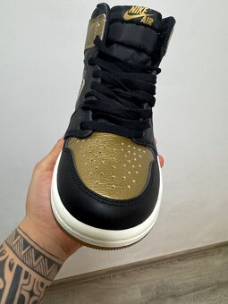 NIKE Jordan Retro High Gold metallic Gold 40 - 3