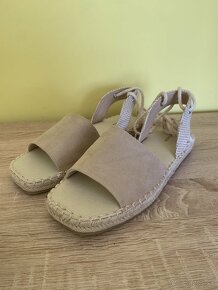 Bledé šnurovacie espadrilky - 3