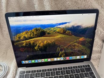 Apple Macbook air M1 8/256gb- Super stav 88% batéria - 3