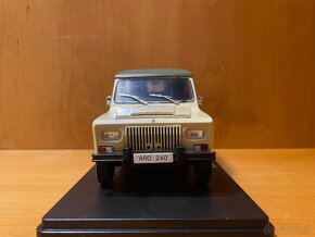 ARO 240-1978 - model auta 1:24 - 3