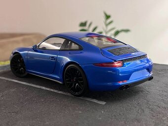 1:18 PORSCHE 911 Carrera GTS Coupe - Schuco - 3