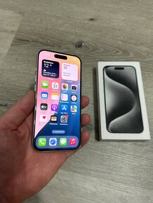 iPhone 15 PRO 256gb - biely titan - 3