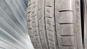 235/45 R18 letne - 3