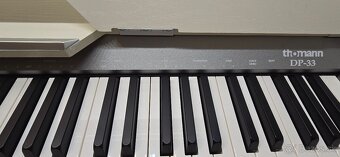 Digitalny klavír/ piano s kladivkovou mechanikou - 3