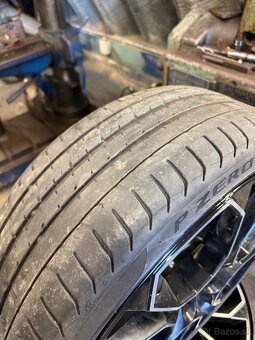 Predám 2 kusy Pirelli runflat 225/35 r19 - 3