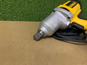 DeWALT Rázový uťahovák DW294 - 3