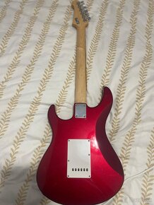 Yamaha pacifica 122j - 3