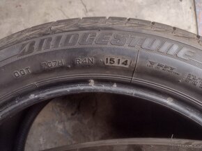 Predám dve letné pneu Bridgestone 275/40R18 - 3