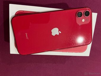 iPhone 11 64GB RED Product - 3