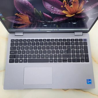 Dell Latitude 5520 i5-1145G7 32GB 256GB dotyková obrazovka - 3