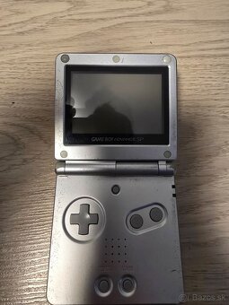 Nintendo Game Boy Advance SP - 3