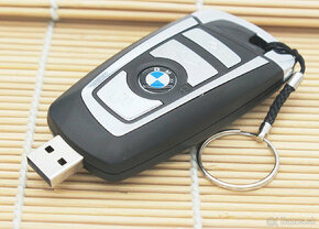 BMW USB kľúč 32 GB v tvare kľúča od auta - č.1 - 3