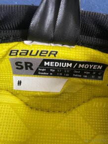 Predám hokejovú vestu Bauer Supreme 3M, velkost SR M - 3