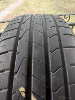 Hankook 215/65 R17 - 3