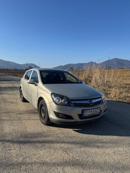 Opel Astra 2011 - 3