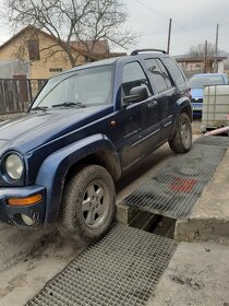 Jeep cherokee 2.5 crd kj liberty - 3