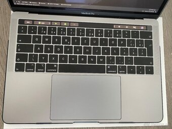 Macbook Pro 13 touchbar, Core i5, 8 gb RAM, 512 gb SSD - 3