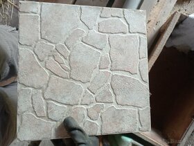 Keramický obklad a betónovo-kamenná dlažba - 3