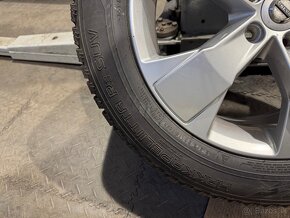 Nokian hakkapeliitta 235/55R18 - 3