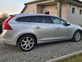 Volvo V60 Combi 100kw Automat - 3