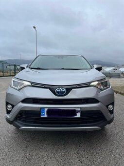 Toyota RAV4 2.5 Hybrid Active + Style AWD e-four - 3