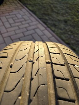 Pirelli CINTURATO P7 215/55 R17 94W

 - 3