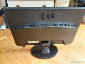 23" LG LCD monitor TOP STAV - 3