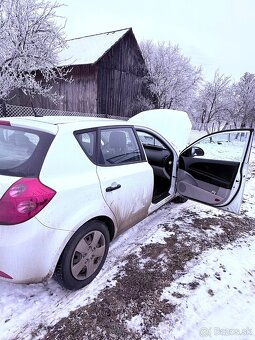 KIA Ceed 1.4 2009 77kw benzín - 3