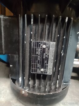 Predám elektromotor na 400V. - 3