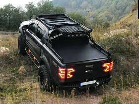 Predám bočné off road prahy nášľapy model Y - 3