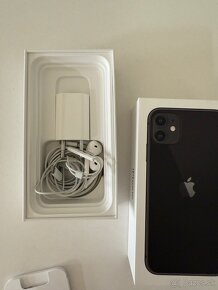 Predám iphone 11 128gb space black - 3