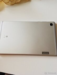 Lenovo Tab M10 HD - 3