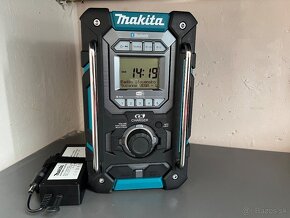 Makita DMR301 Aku rádio s nabíjačkou, DAB, Bluetooth, Li-ion - 3