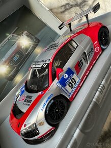 Model Audi R8 LMS 1:43 - 3