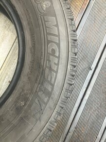 .Zimne dodavkove pneu 225/75 R16C michelin - 3