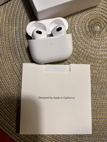 APPLE AIRPODS 3 BIELE Nové - 3