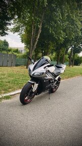 Yamaha r1 - 3