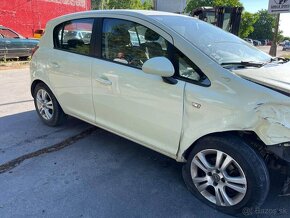 Rozpredám Opel Corsa D benzín diesel automat manuál - 3