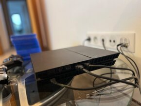 Playstation 4 s 2 ovládačmi a 10 hrami - 3