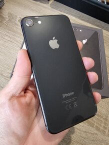 Predám Iphone 8 64GB black - 3