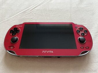 PS Vita, hacknuta s 256 GB kartou plnou hier - 3