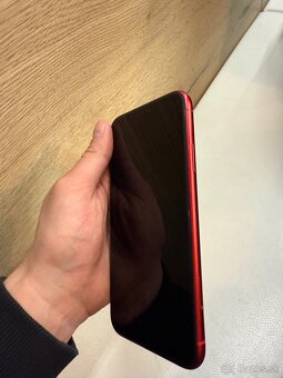 iPhone 11 (Product RED) 128 GB - 3