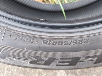 225/60 r18 letné - 3