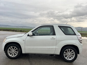 Suzuki Grand Vitara 1.6 benzin 4x4 black and white - 3